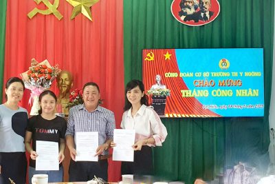 Ngày 18/5/2023, Công đoàn trường tiểu học Y Ngông đã tổ chức  để tặng quà cho công đoàn viên có hoàn cảnh khó khăn đồng thời ra mắt ban chấp hành công đoàn khóa IV.