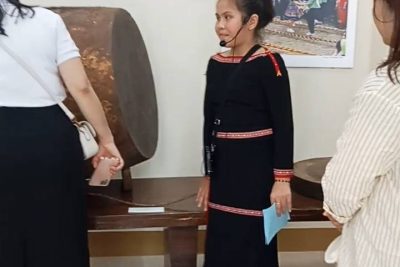 Ngày 18/2/2025 chúng em học sinh truờng Tiểu học Y Ngông vinh dự được đón các cô chú Học viện chính trị Khu vực III Lớp Cao cấp LLCT K75A56.11 nghiên cứu thực tế tại tỉnh Đắk Lắk về tham quan Bến nước Buôn Klia, Không gian trưng bày văn hóa cộng đồng Buôn Klia.  Được các cô chú tặng 10 suất quà cho các bạn Học sinh truờng TH Y Ngông. Chúng em xin cảm ơn tấm lòng các cô chú đã dành cho chúng em🥰🥰🥰🥰