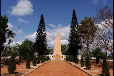 Nhân kỉ niệm 75 năm ngày truyền thống Quân đội nhân dân Việt Nam, Liên đội TH Y Ngông đã tổ chức buổi trải nghiệm viếng nghĩa trang Liệt sĩ Phường Đạt Hiếu.